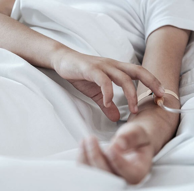 Patient wird auf die Operation vorbereitet