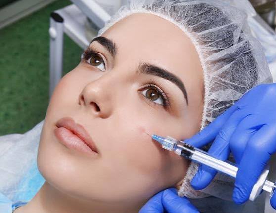Baby Face Ultra Glow-Behandlung bei EsteCenter Istanbul